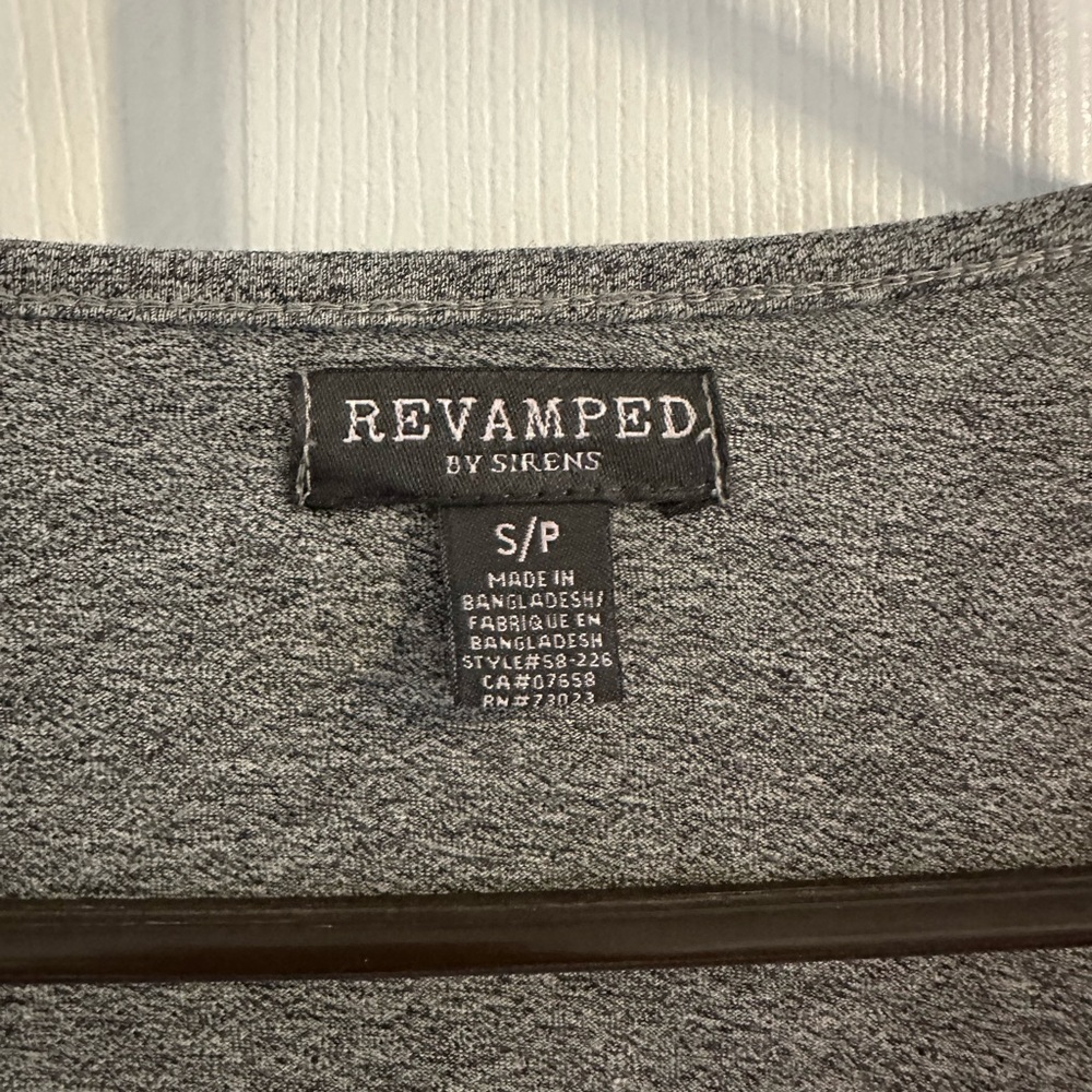 Grey top - Picture 3 of 3